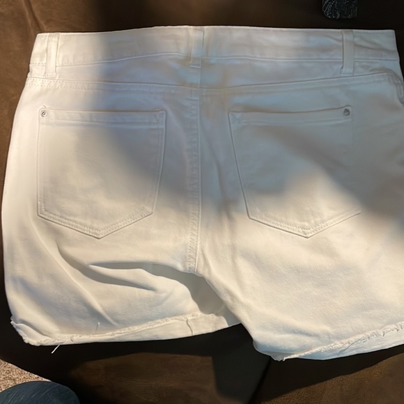 White Distressed Jean Shorts - Picture 4 of 4